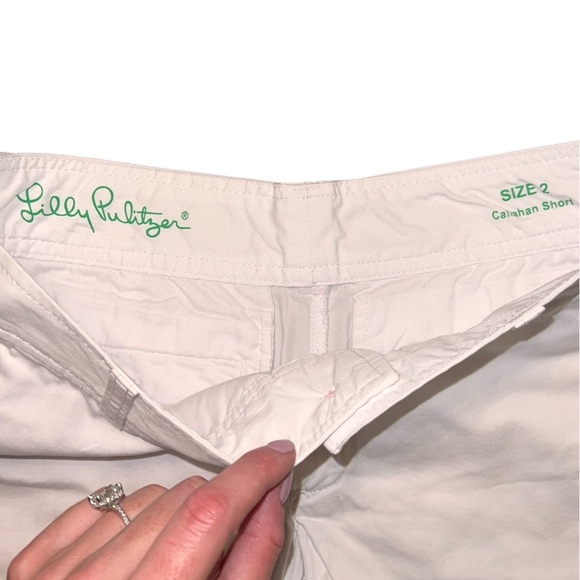 EUC Lilly Pulitzer Callahan 5" Shorts in Resort White Size 2 Casual Chino Shorts - Picture 5 of 8